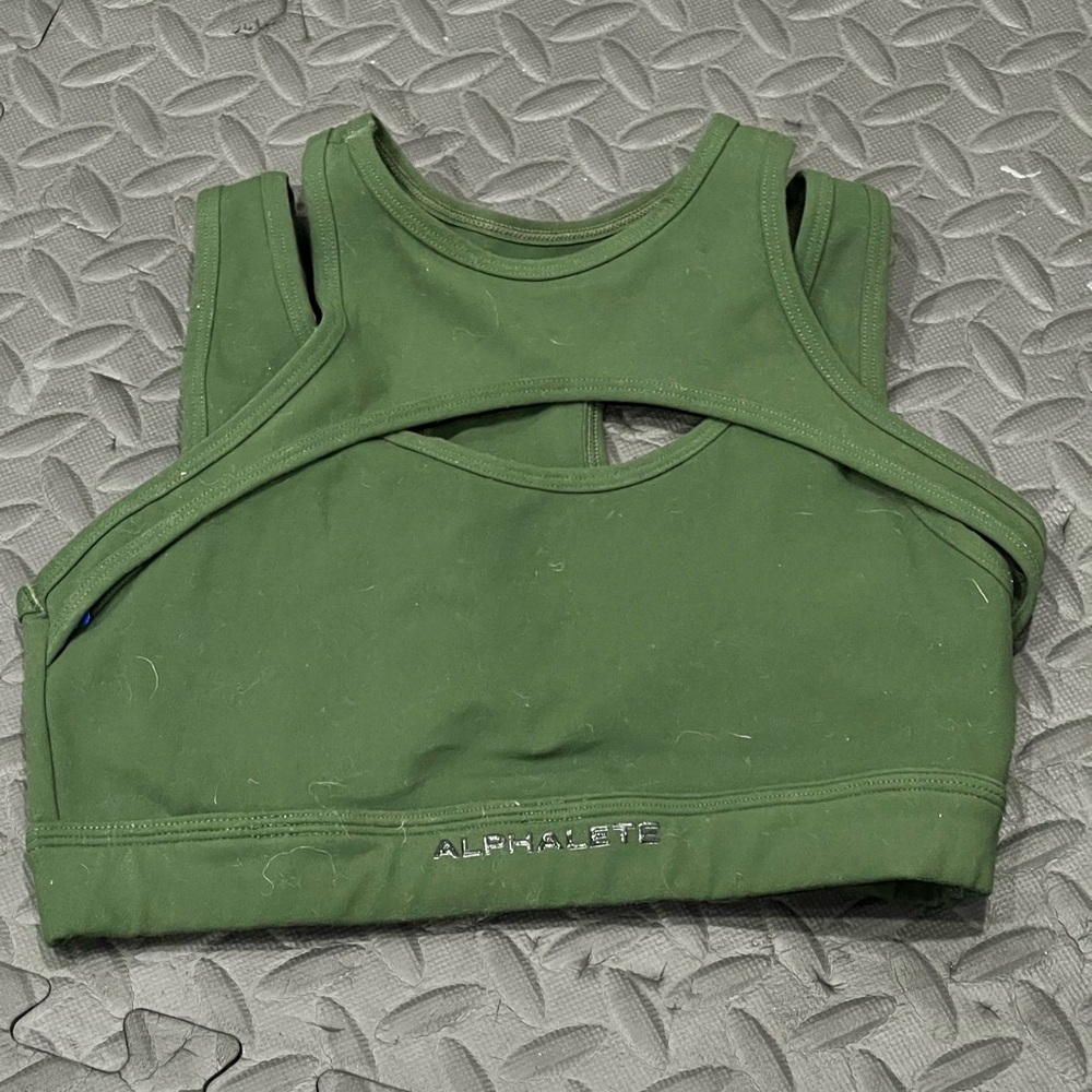 Alphalete sports bra
